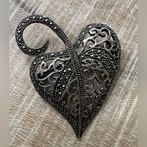 Vintage Marcasite Brooch. CIRCA 1980s 
BEAUTIFUL UNIQUE BROOCH, STATEMENT PIECE